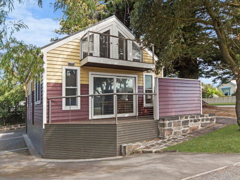 JOHANSSON'S PERCH COTTAGE - Accommodation Sunshine Coast 3