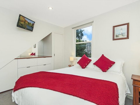 JOHANSSON'S PERCH COTTAGE - Accommodation Sunshine Coast 2
