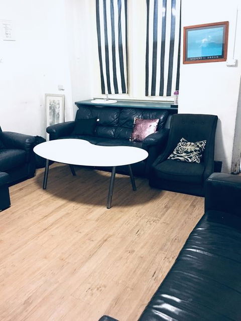Kanga House Backpackers - Accommodation Sunshine Coast 3