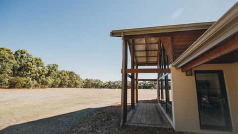 Kangaroo Retreat - Accommodation Sunshine Coast 1