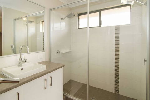 Kangaroo Retreat - Accommodation Sunshine Coast 2
