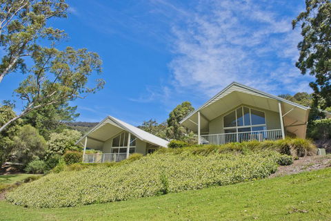 Kangaroo Valley Golf And Country Resort - Accommodation Sunshine Coast 0