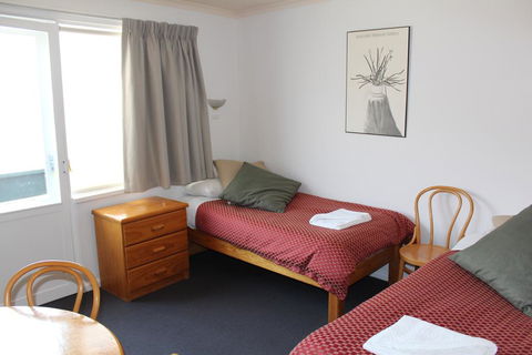 Kasees Apartments & Mountain Lodge - Accommodation Sunshine Coast 3