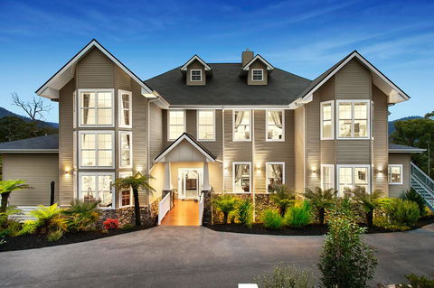 Kerami Manor & Day Spa - Accommodation Sunshine Coast 0
