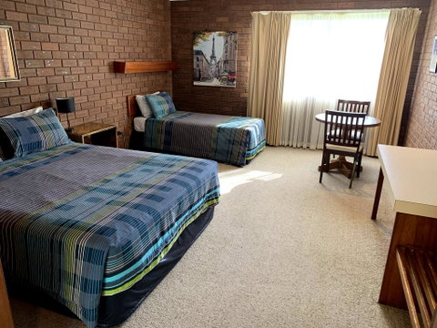Kingswood Motel - Accommodation Sunshine Coast 2