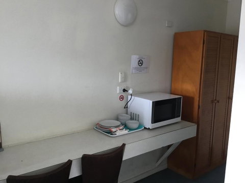 Kooyong Hotel - Accommodation Sunshine Coast 1