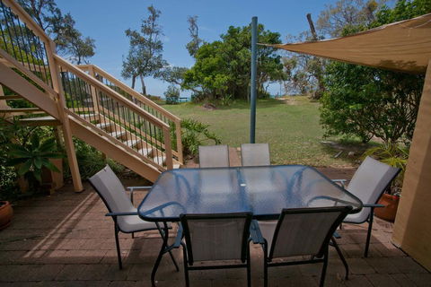 Korora Bay Beach House - Accommodation Sunshine Coast 3