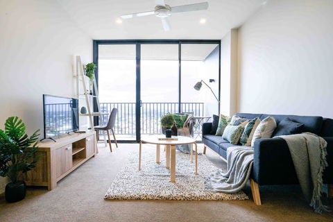 KOZYGURU BRISBANE CITY HIGHRISE 1BED APT SPIRE QBN550-2501 - Accommodation Sunshine Coast 0