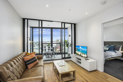 KOZYGURU FORTITUDE VALLEY 2 BED DESIGNER APT + FREE PARKING QFV179-803 - Accommodation Sunshine Coast 0