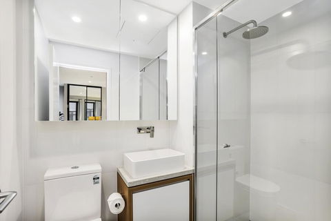 KOZYGURU FORTITUDE VALLEY DESIGNER GRADE 2 BED APT FREE PARKING QFV179-1401 - Accommodation Sunshine Coast 2