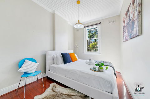 KOZYGURU SYDNEY CBD DARLINGHURST SPLIT LEVEL 2 BEDROOM TOWNHOUSE NDA023 - Accommodation Sunshine Coast 2