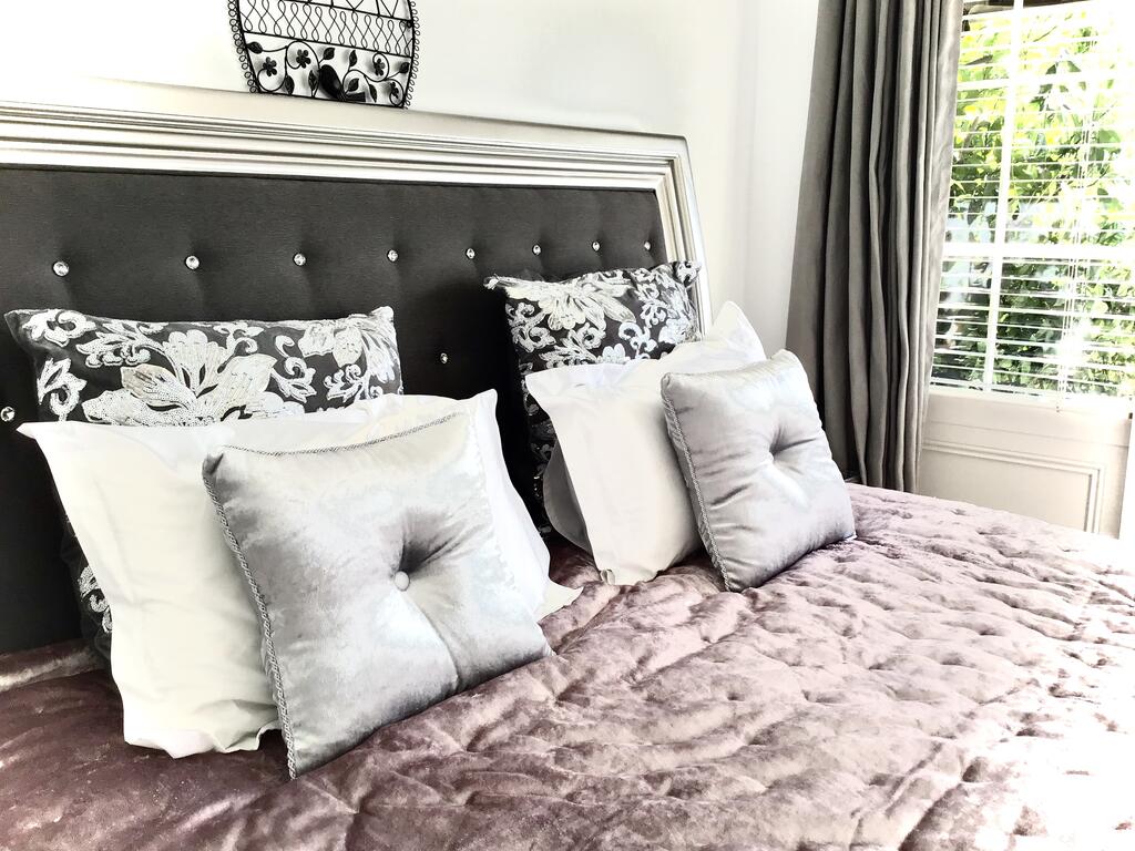 Ravenswood TAS Accommodation Sunshine Coast
