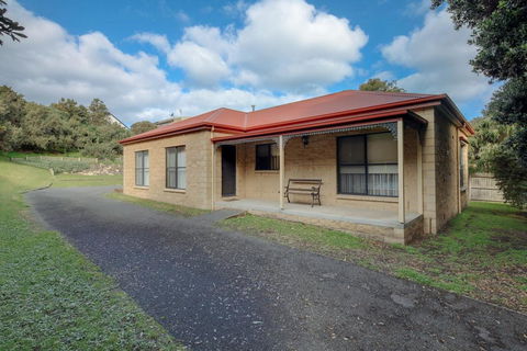 Kurrawa - Near East Beach - Accommodation Sunshine Coast 0
