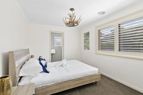 Kyeema Executive 50 - Accommodation Sunshine Coast 3