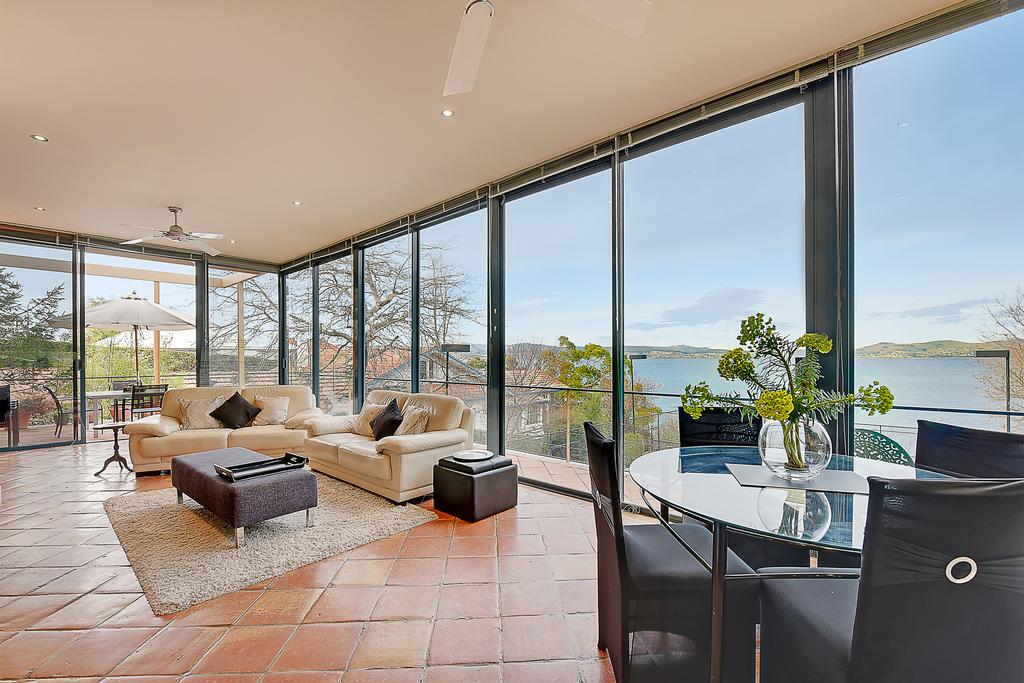 Mt Nelson TAS Accommodation Sunshine Coast