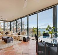 Kylakin - Derwent River Waterfront Views Tennis Court Foxtel - Accommodation Sunshine Coast