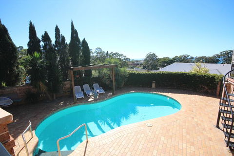 LAGOONA RETREAT - Korora - Accommodation Sunshine Coast 0