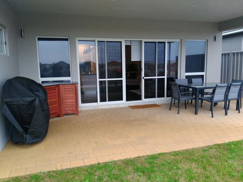 Laguna View - Accommodation Sunshine Coast 1