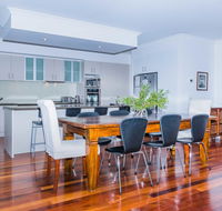 Lahinch Mews - Family Bookings Only - Accommodation Sunshine Coast