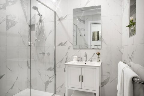 Lake Daylesford Apartment 2 - Accommodation Sunshine Coast 2