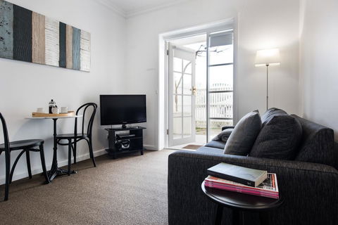 Lake Daylesford Apartment 2A - Accommodation Sunshine Coast 3