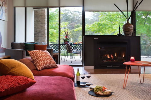 Lake Daylesford Lodge 5 - Accommodation Sunshine Coast 1