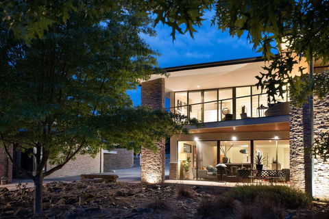 Lake Daylesford Lodge 5 - Accommodation Sunshine Coast 3