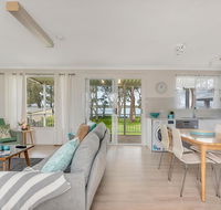 Lake Front Home - Relax  Unwind - Accommodation Sunshine Coast