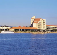 Lakes Hotel - Accommodation Sunshine Coast