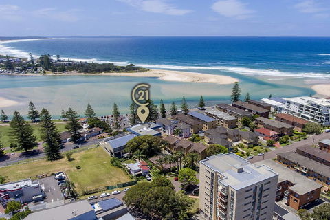 Lakeshore Apartments - Unit 6 - Accommodation Sunshine Coast 0