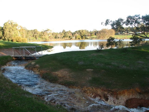 Lakeview Lodge - Accommodation Sunshine Coast 3