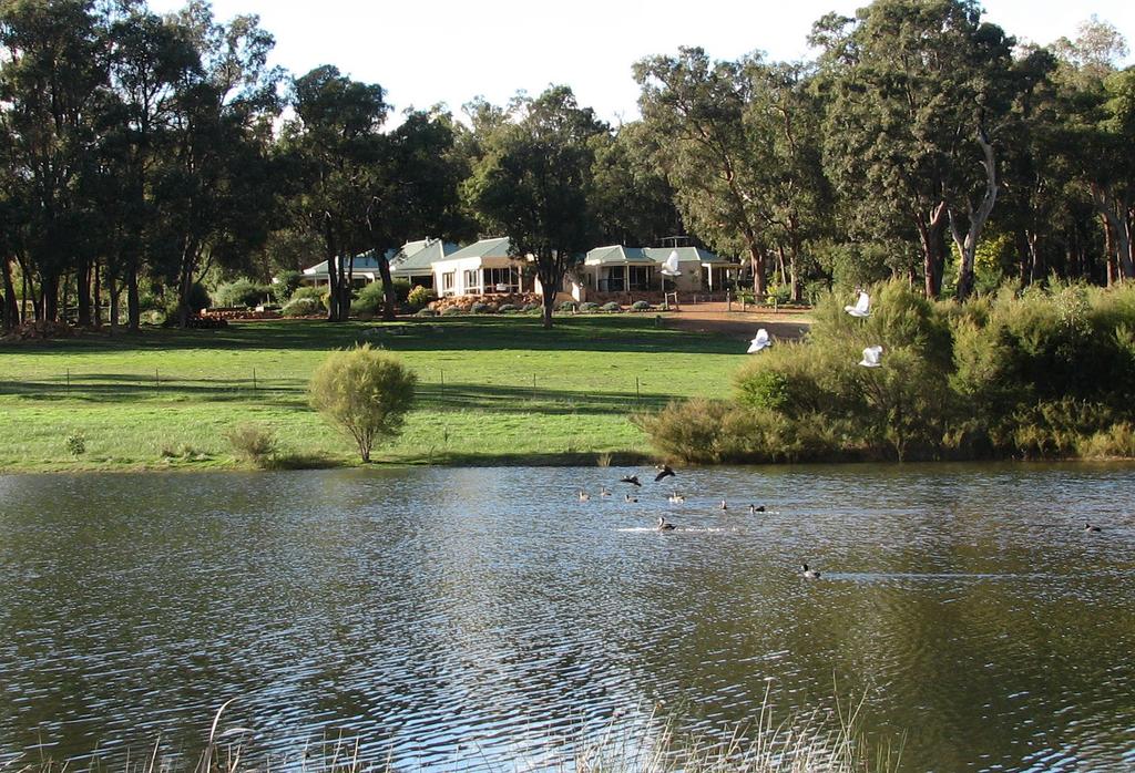 Gidgegannup WA Accommodation Sunshine Coast
