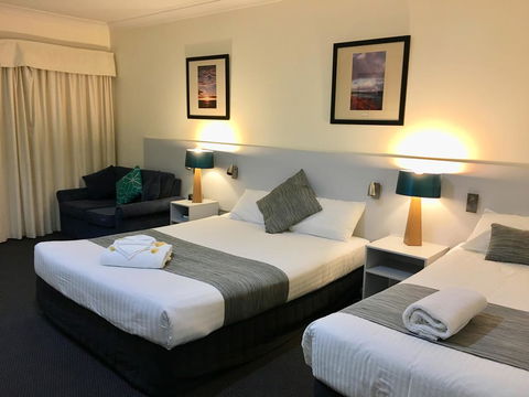 Lakeview Motor Inn - Accommodation Sunshine Coast 0