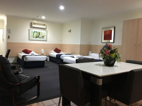 Lakeview Motor Inn - Accommodation Sunshine Coast 2