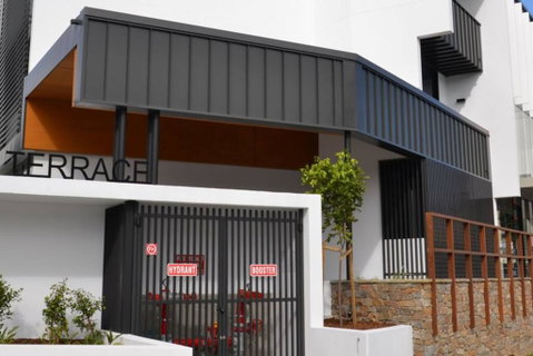 Large Space 2 BED APT Near Brisbane Airport - Accommodation Sunshine Coast 1