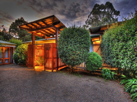 Laurels - Accommodation Sunshine Coast 0