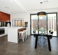 Lewis Street Apartments by Kirsten Serviced Accommodation - Accommodation Sunshine Coast