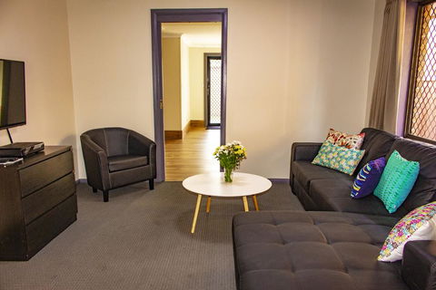 Liberty Plains Motor Inn - Accommodation Sunshine Coast 2