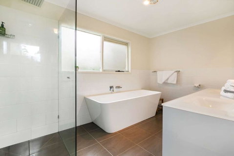 Lighthouse Cottage - Accommodation Sunshine Coast 0