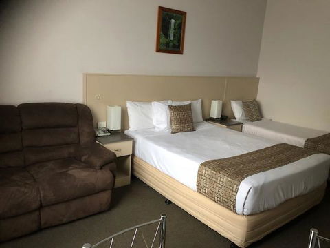 Lindy Lodge Motel - Accommodation Sunshine Coast 1