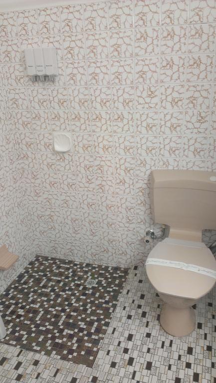 Lindy Lodge Motel - Accommodation Sunshine Coast 3