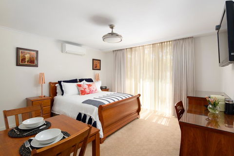 Luna Blu - Luxury B&B - Accommodation Sunshine Coast 0