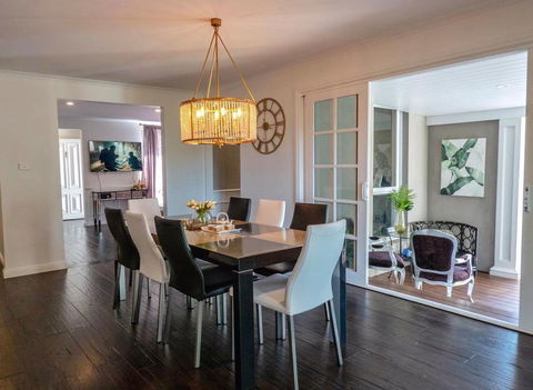 Luxurious Hampton Style 3 Bedroom House - Accommodation Sunshine Coast 1