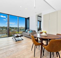 Luxury and Right next to the Central station  Shopping Center - Accommodation Sunshine Coast