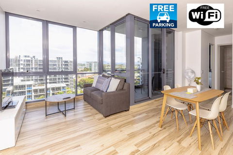 Luxury Modern Apartment In Southport With Hotel Facilities - Accommodation Sunshine Coast 0