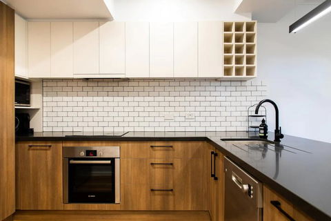 Luxury Spacious 2 Bedroom Fitzroy Apartment - Accommodation Sunshine Coast 1