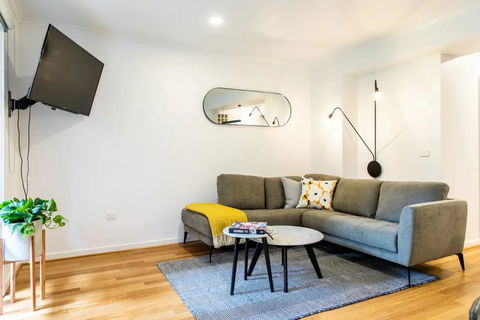 Luxury Spacious 2 Bedroom Fitzroy Apartment - Accommodation Sunshine Coast 0
