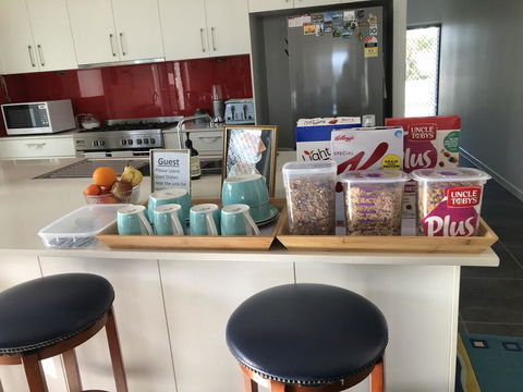 M & T's Waterfront Bed & Breakfast - Accommodation Sunshine Coast 3
