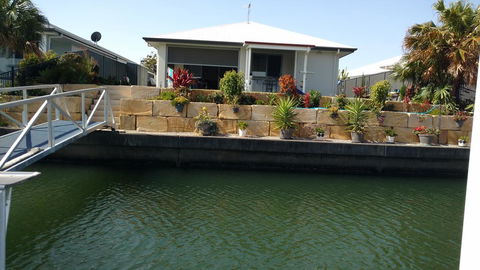 M & T's Waterfront Bed & Breakfast - Accommodation Sunshine Coast 0