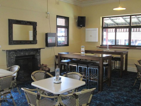 Maclean Hotel - Accommodation Sunshine Coast 1